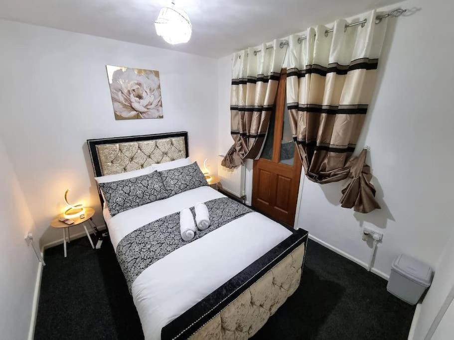 *C.Sani* Setup For Your Most Relaxed & Amazing Stay + Free Parking + Free Fast Wifi * 利兹 外观 照片