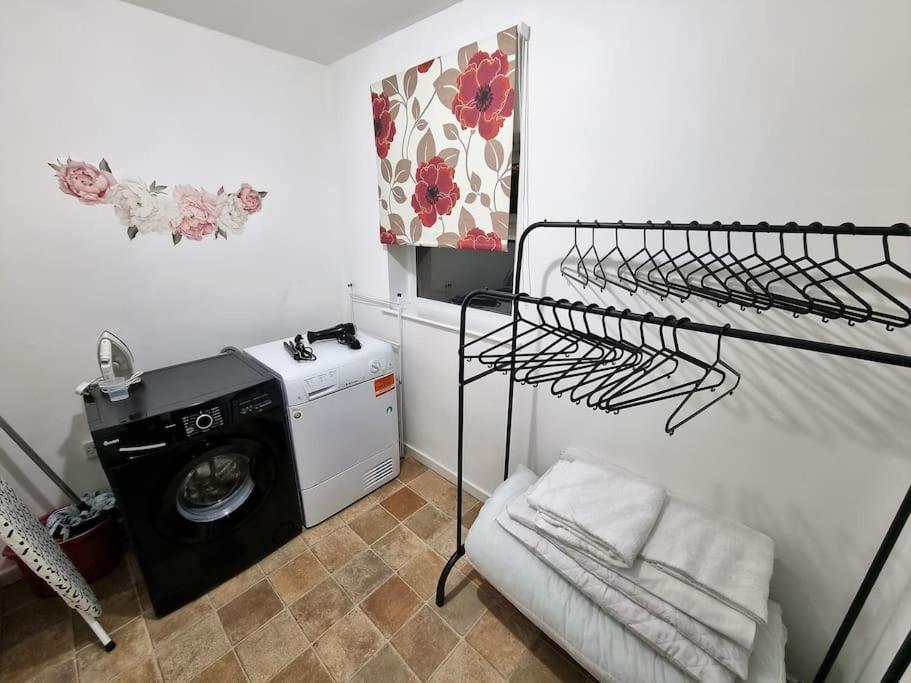 *C.Sani* Setup For Your Most Relaxed & Amazing Stay + Free Parking + Free Fast Wifi * 利兹 外观 照片