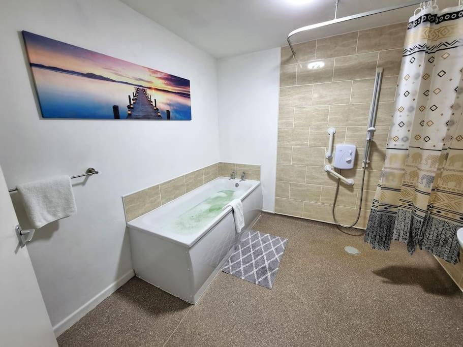 *C.Sani* Setup For Your Most Relaxed & Amazing Stay + Free Parking + Free Fast Wifi * 利兹 外观 照片