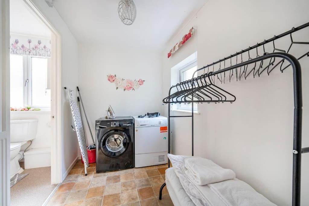 *C.Sani* Setup For Your Most Relaxed & Amazing Stay + Free Parking + Free Fast Wifi * 利兹 外观 照片
