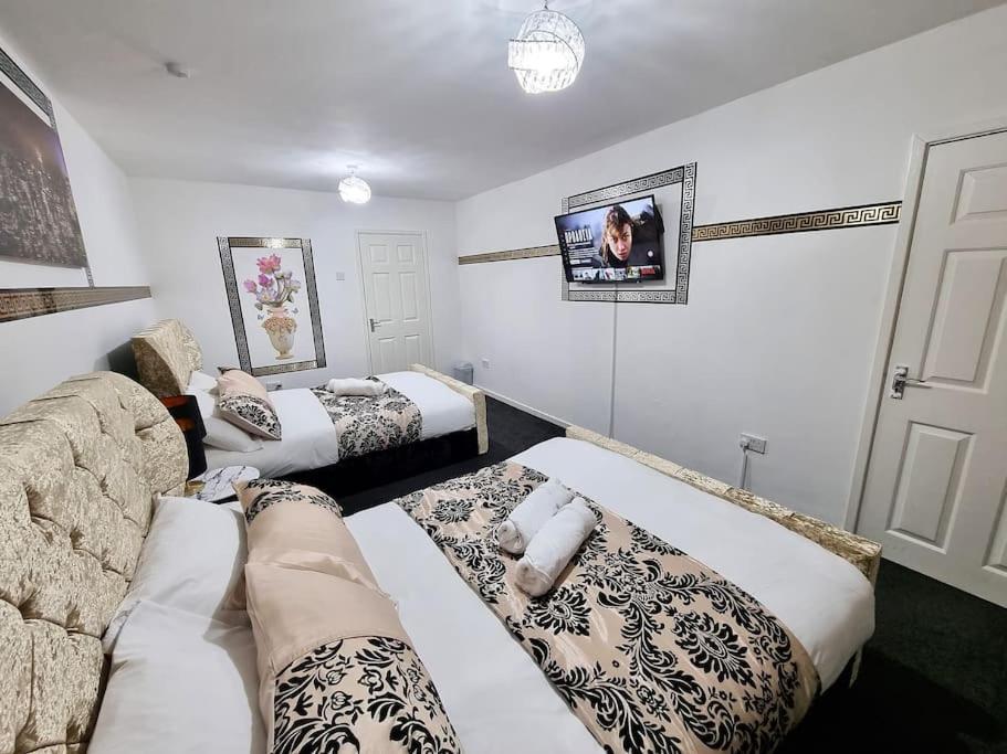 *C.Sani* Setup For Your Most Relaxed & Amazing Stay + Free Parking + Free Fast Wifi * 利兹 外观 照片